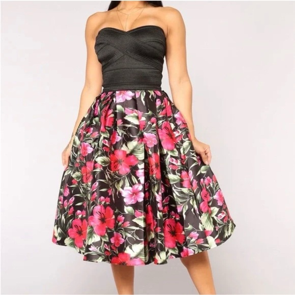 Fashion Nova Dresses & Skirts - Black Bandage Tube Top Floral Skirt